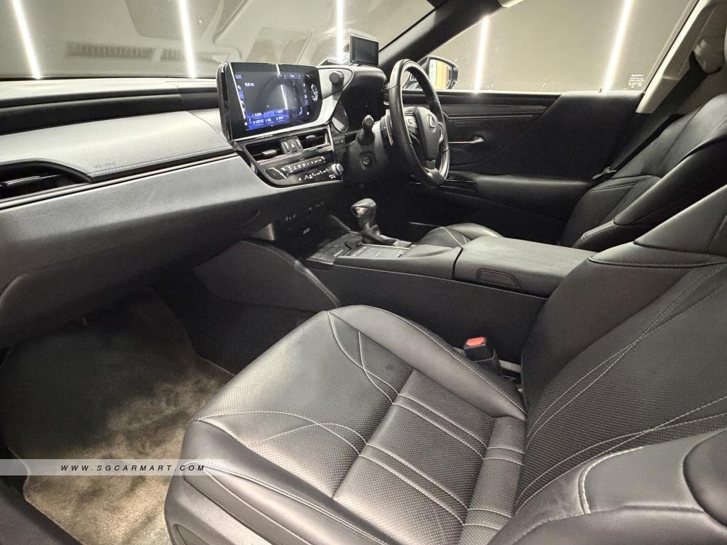 Lexus ES Hybrid ES300h Luxury