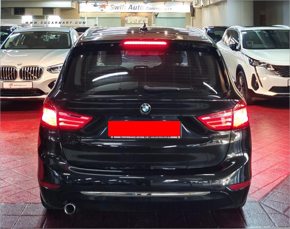 BMW 216D 2017 photo 3