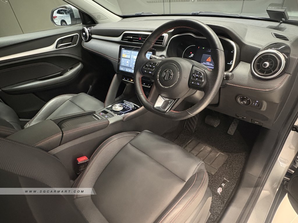 MG ZS EV Trophy Panoramic Roof