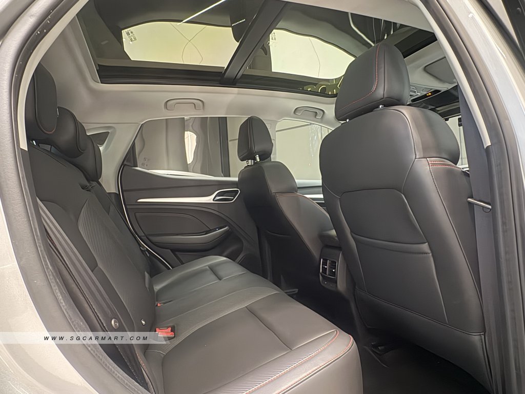 MG ZS EV Trophy Panoramic Roof