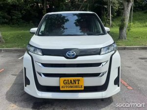 Toyota Noah Hybrid 1.8A X