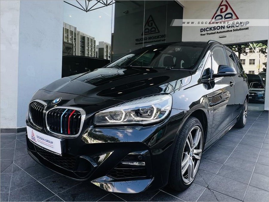 BMW 5 Series 523i Highline - Front