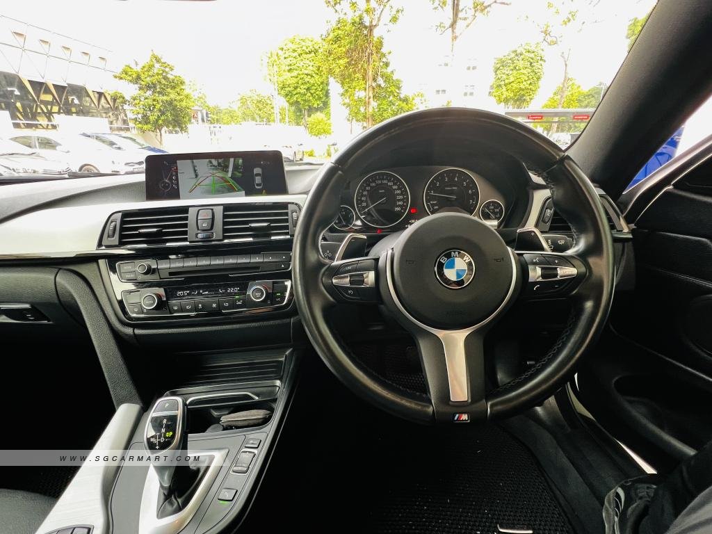 BMW 5 Series 523i Highline - Side Front