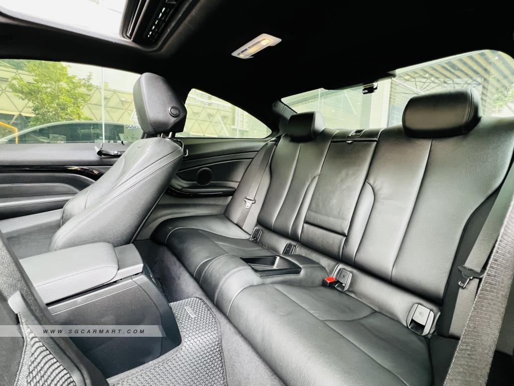 BMW 5 Series 523i Highline - Side Front