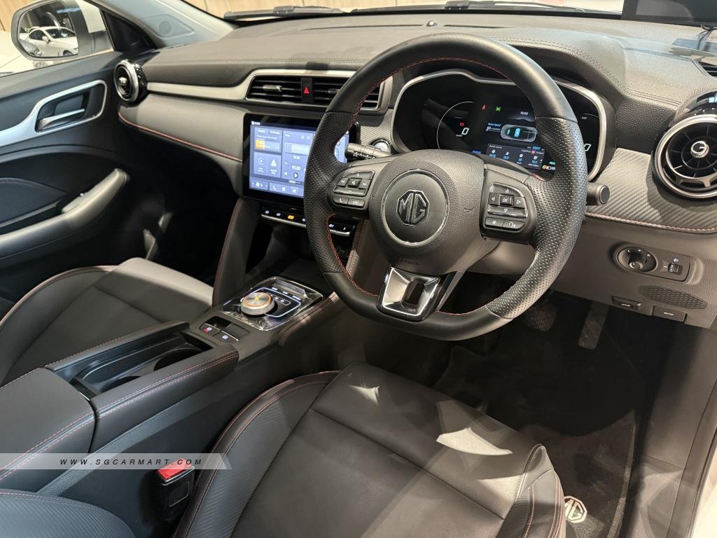 MG ZS EV Trophy Panoramic Roof