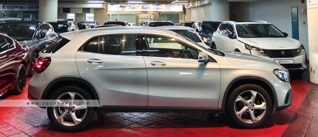 Mercedes-Benz Gla180 2018 photo 2