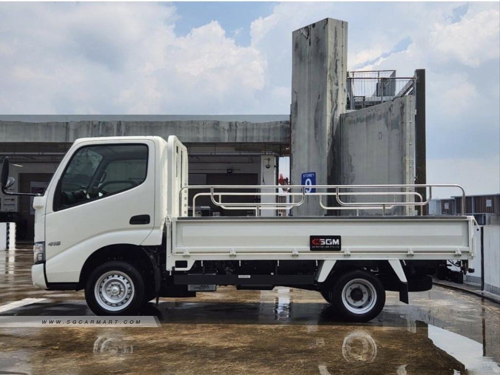 Hino Dutro 2026 photo 3