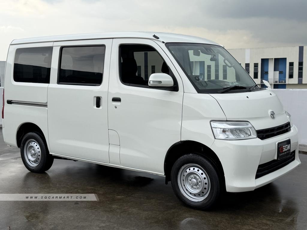 Toyota Townace 2021 photo 2