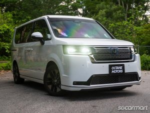 Honda Stepwgn Hybrid Spada 2.0A e-HEV