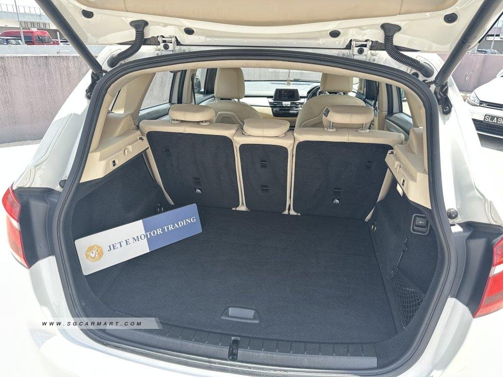 BMW 216D 2017 photo 3
