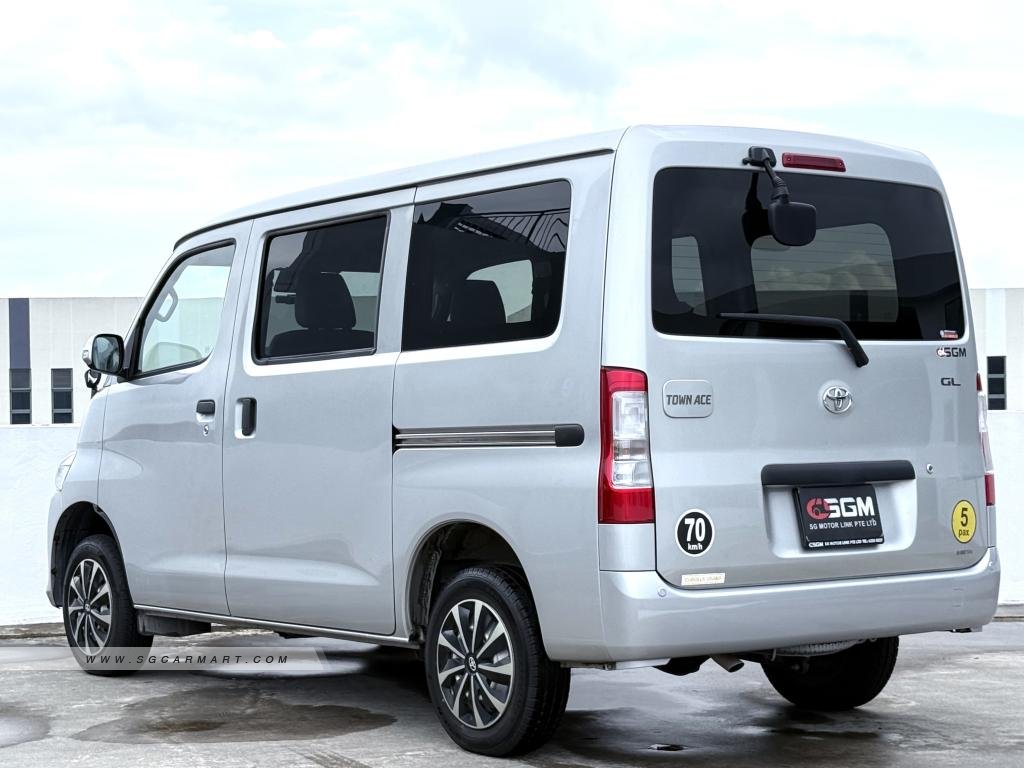Toyota Townace 2023 photo 3