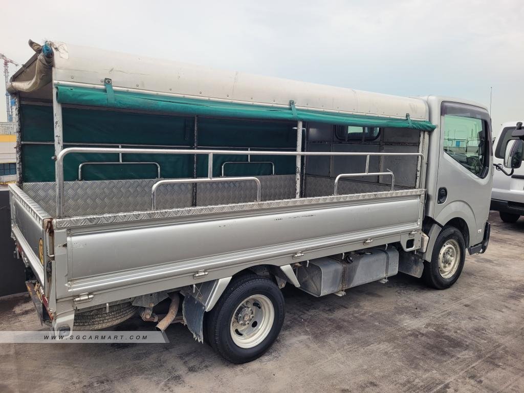 Nissan Cabstar 2014 photo 3