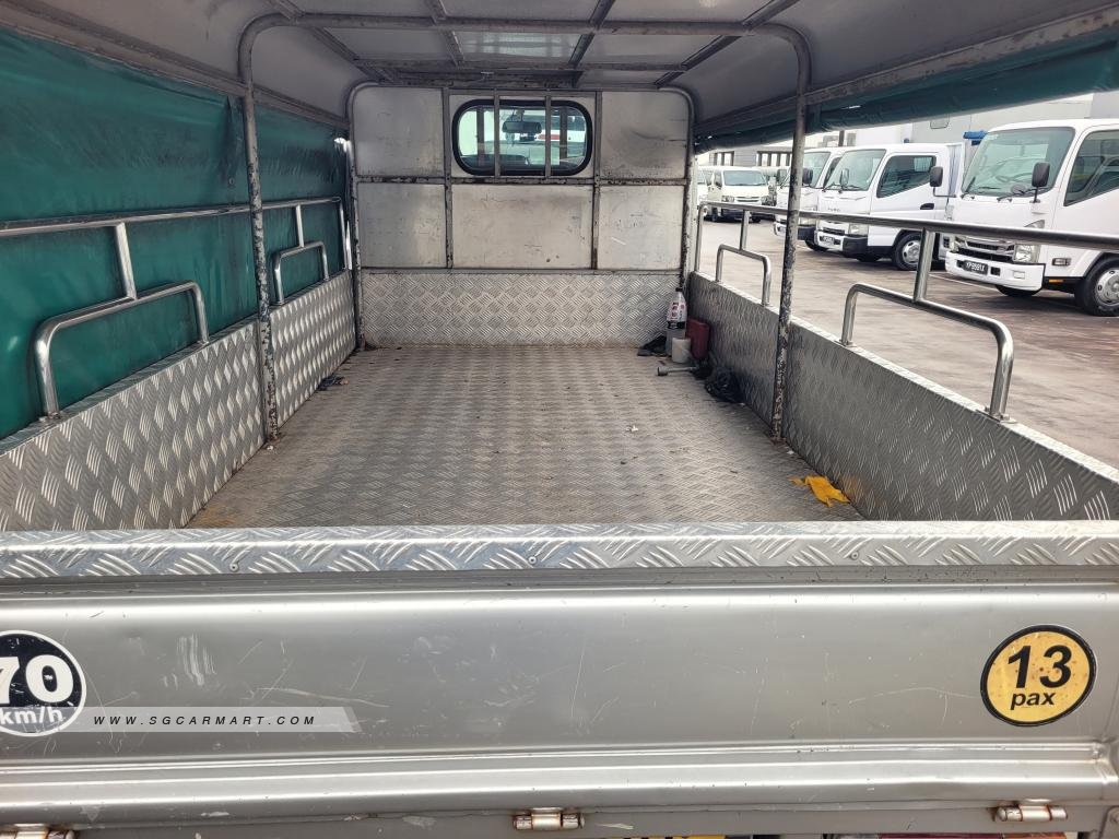 Nissan Cabstar 2014 photo 4