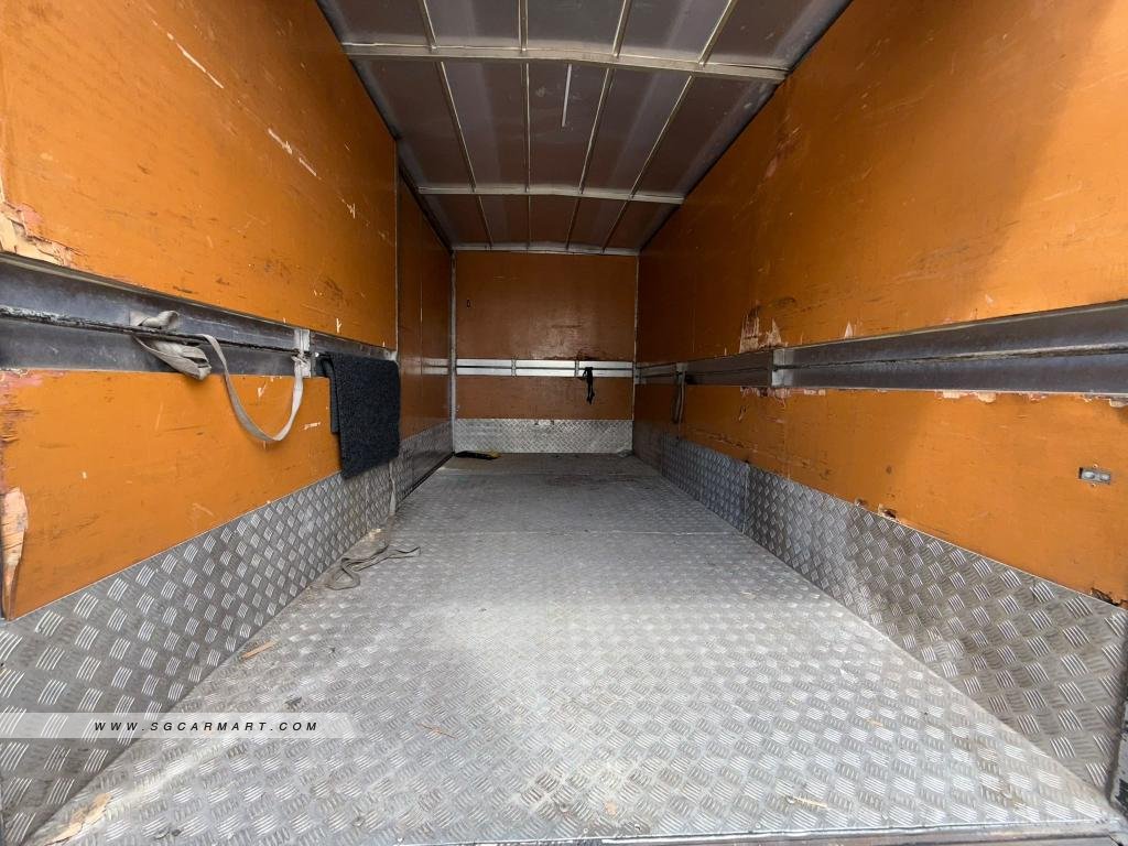 Mitsubishi Fuso Canter 2014 photo 4