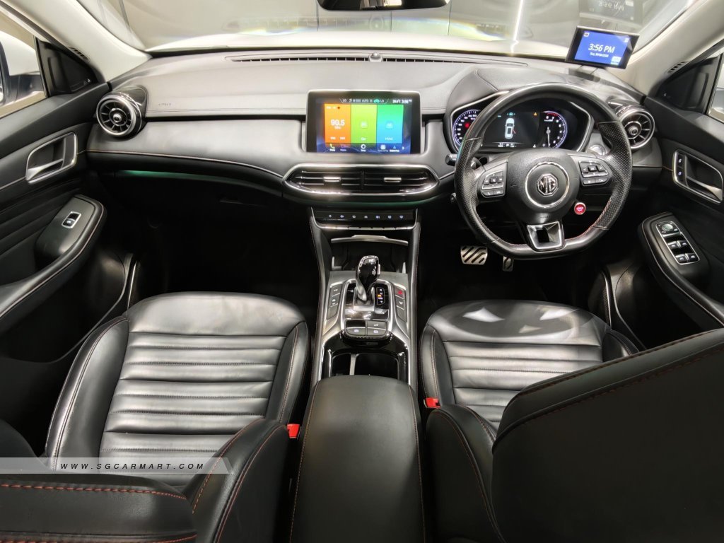 MG HS 1.5A Turbo Panoramic Roof