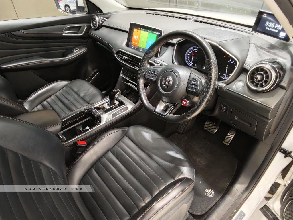 MG HS 1.5A Turbo Panoramic Roof