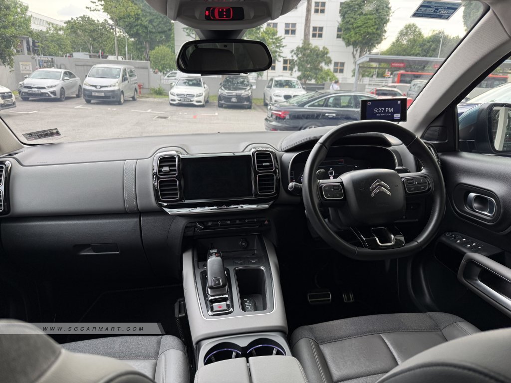 BMW 5 Series 523i Highline - Side Front