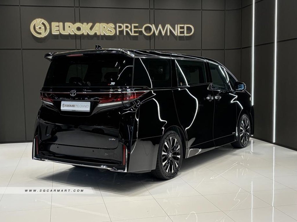 Toyota Vellfire Hybrid 2.5A Elegance
