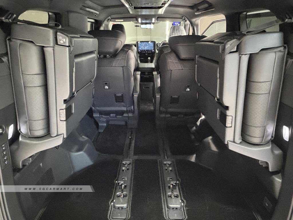 Toyota Vellfire Hybrid 2.5A Elegance