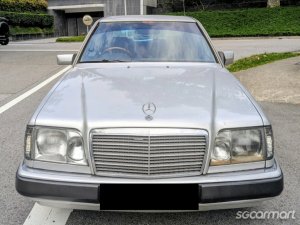 Mercedes-Benz 200E (COE till 02/2029)