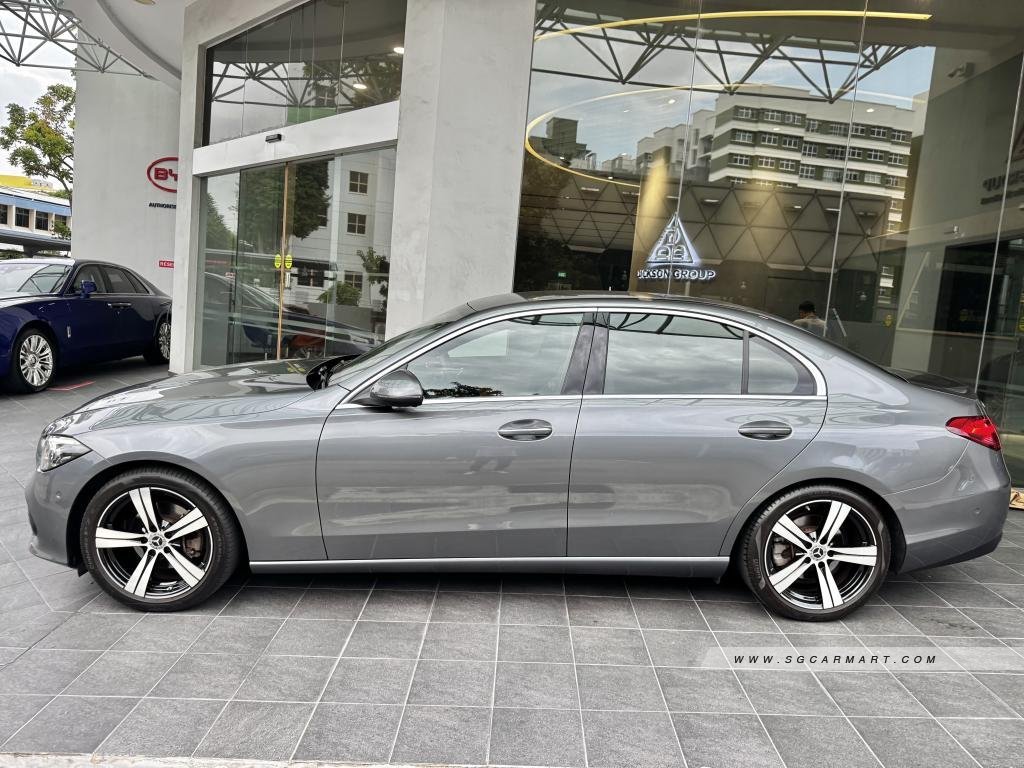 BMW 5 Series 523i Highline - Side Front