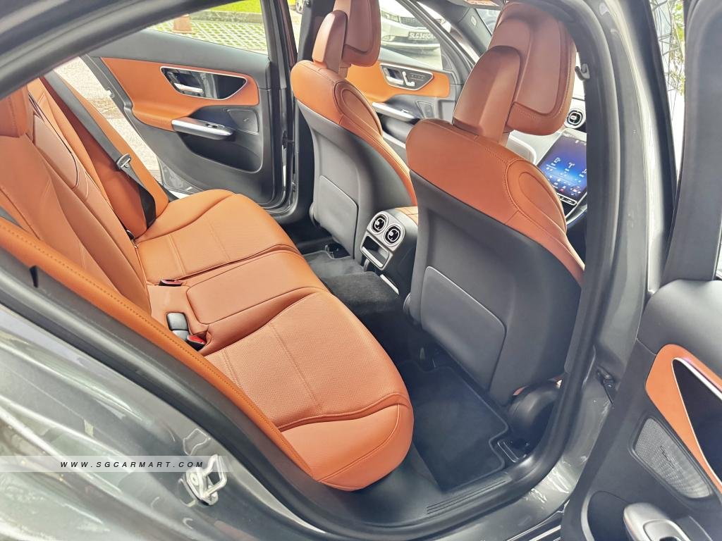 BMW 5 Series 523i Highline - Side Front