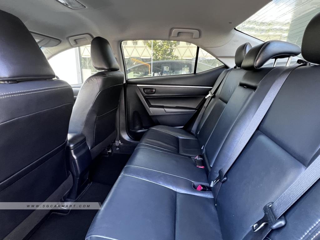 BMW 5 Series 523i Highline - Side Front