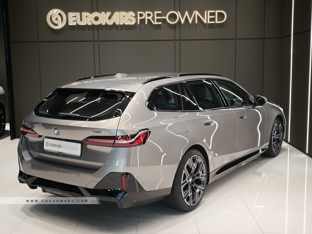 BMW i5 Touring Electric eDrive40 M-Sport