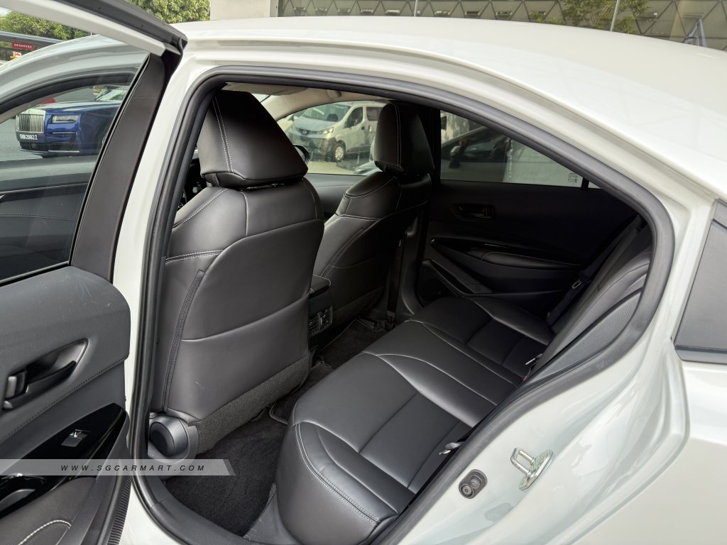 BMW 5 Series 523i Highline - Side Front