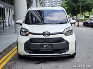 Toyota Sienta Hybrid 1.5A G