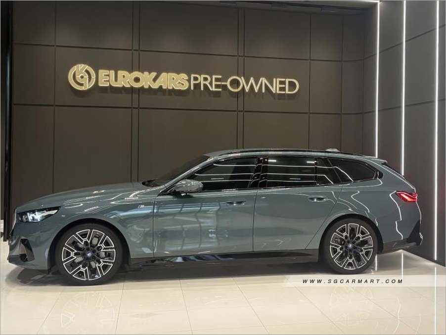 BMW i5 Touring Electric eDrive40 M-Sport