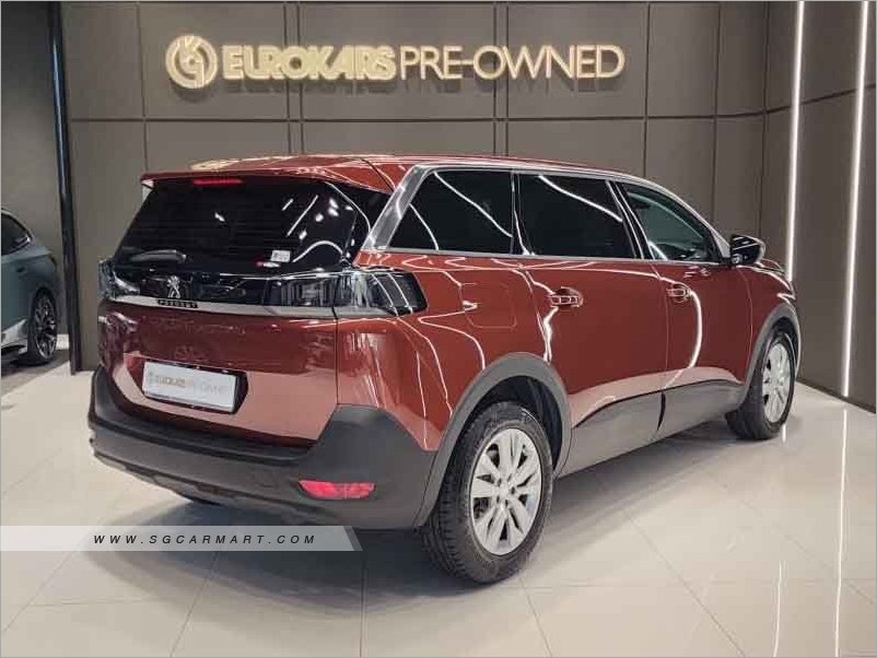 Peugeot 5008 1.2A Puretech EAT8 Active Premium