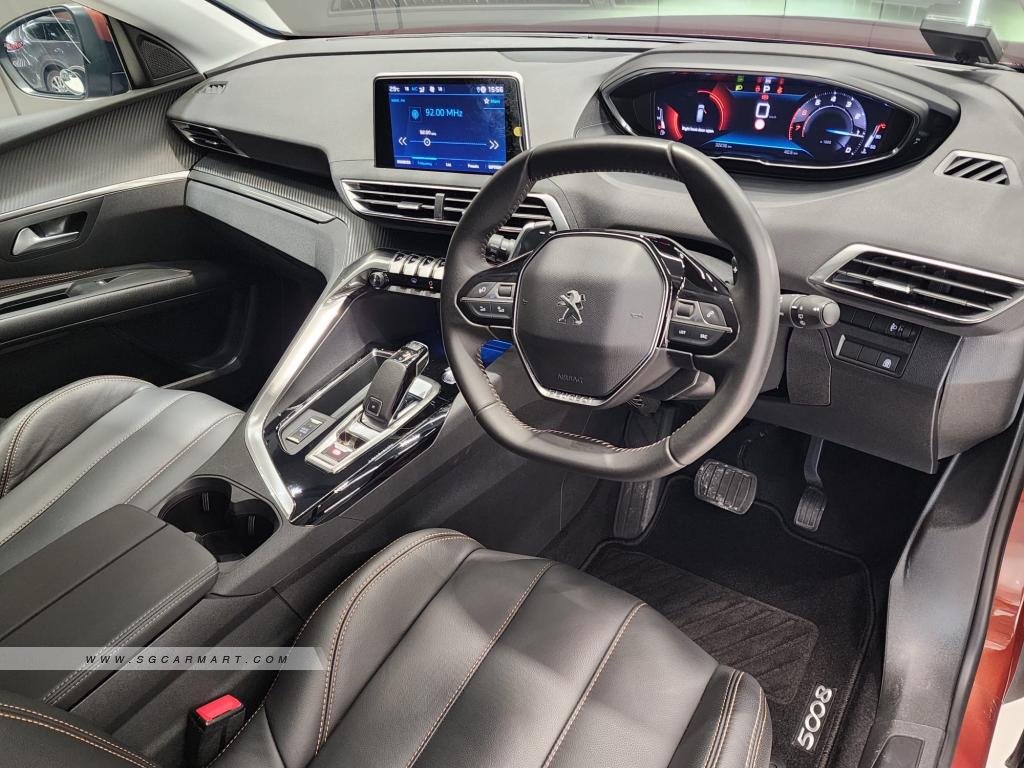 Peugeot 5008 1.2A Puretech EAT8 Active Premium
