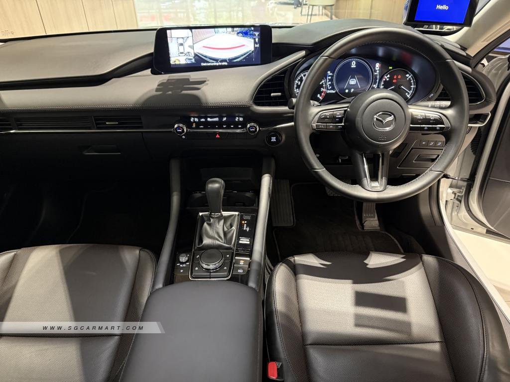 Mazda 3 Mild Hybrid 1.5A Luxury Sunroof