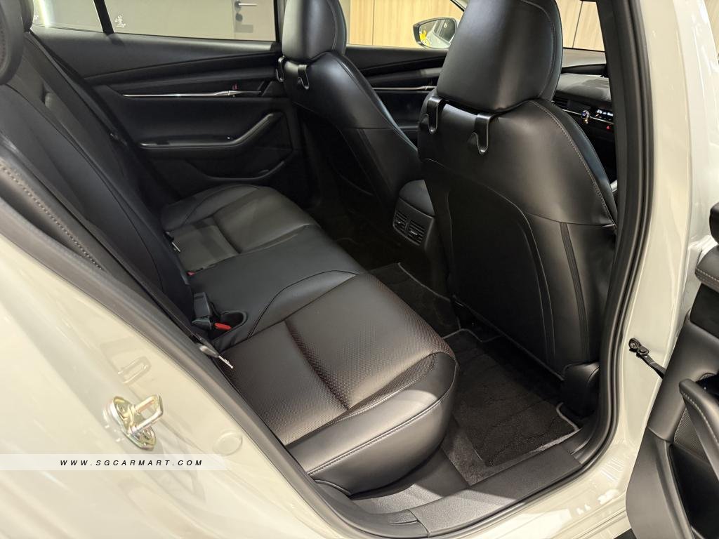 Mazda 3 Mild Hybrid 1.5A Luxury Sunroof