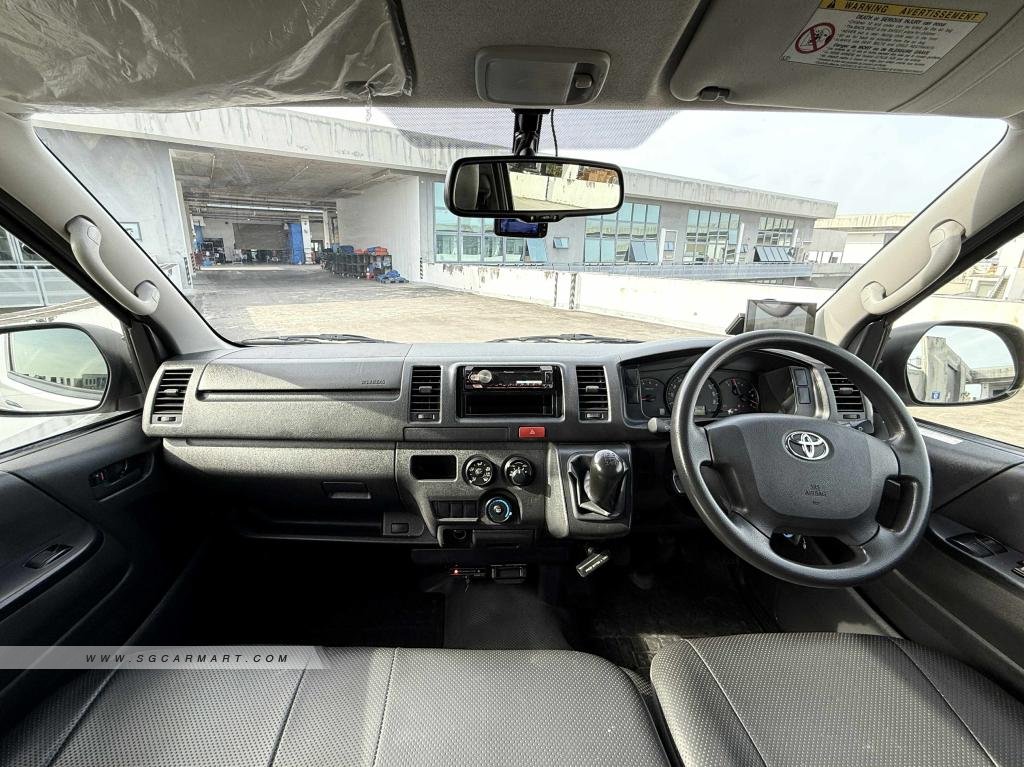 BMW 5 Series 523i Highline - Side Front