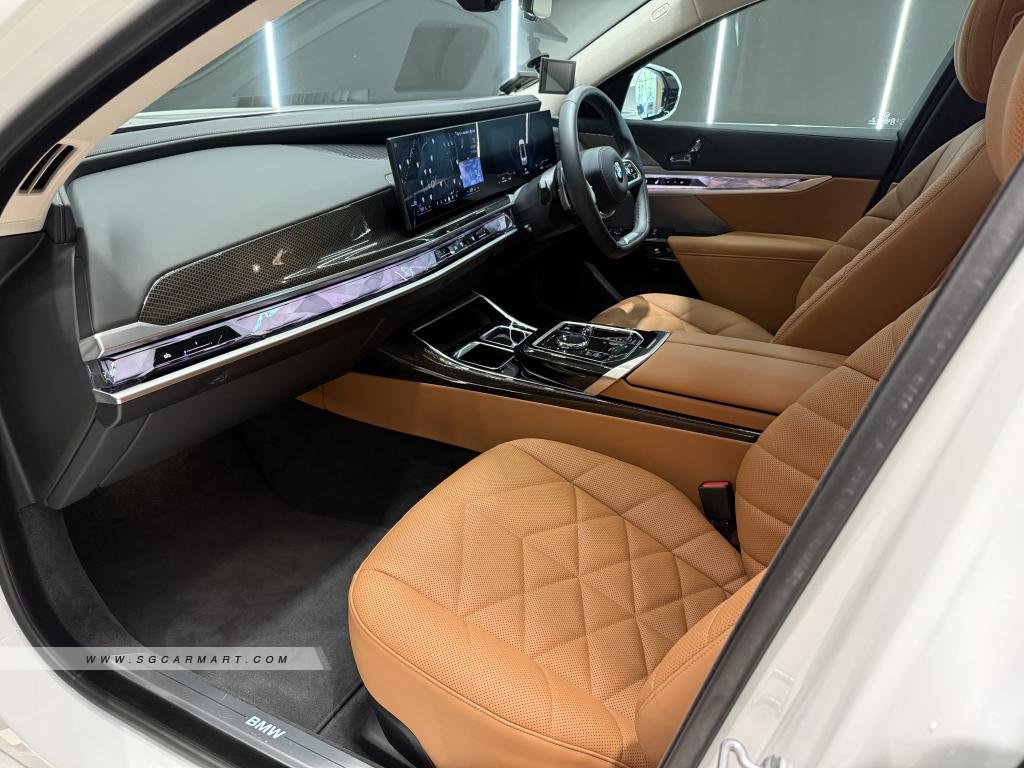 BMW 7 Series 735i Mild Hybrid Pinnacle