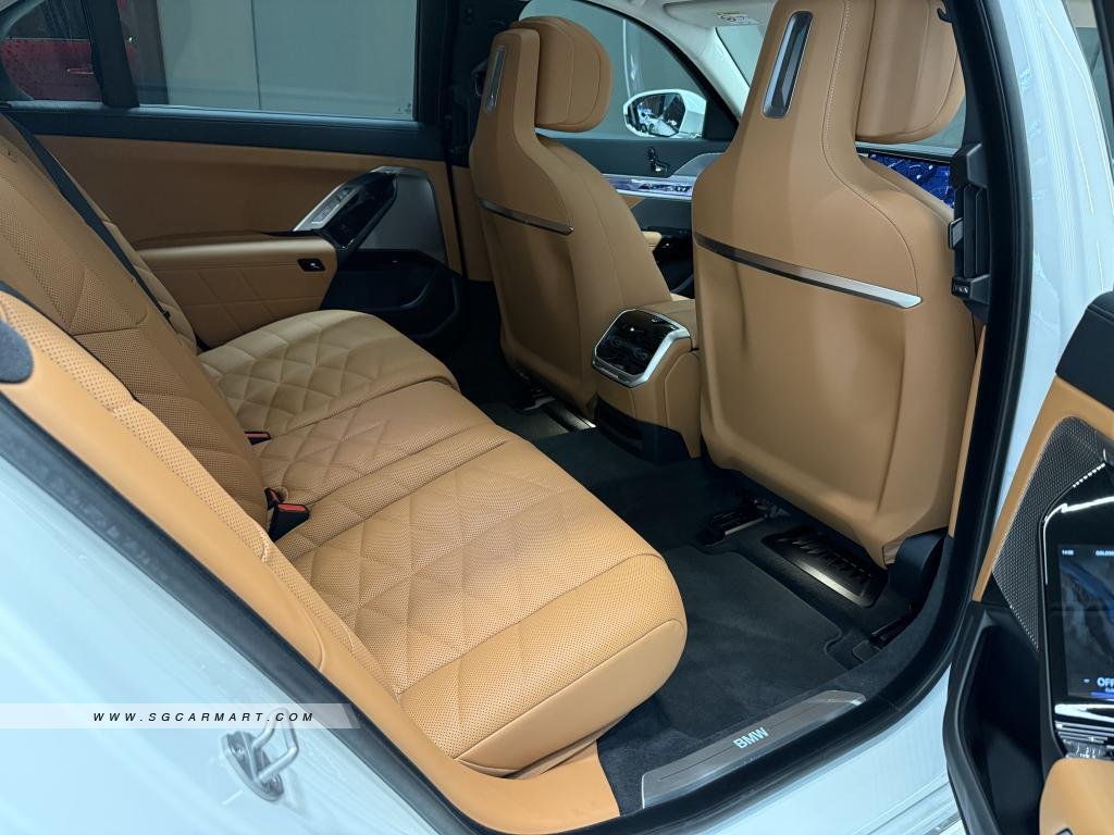 BMW 7 Series 735i Mild Hybrid Pinnacle