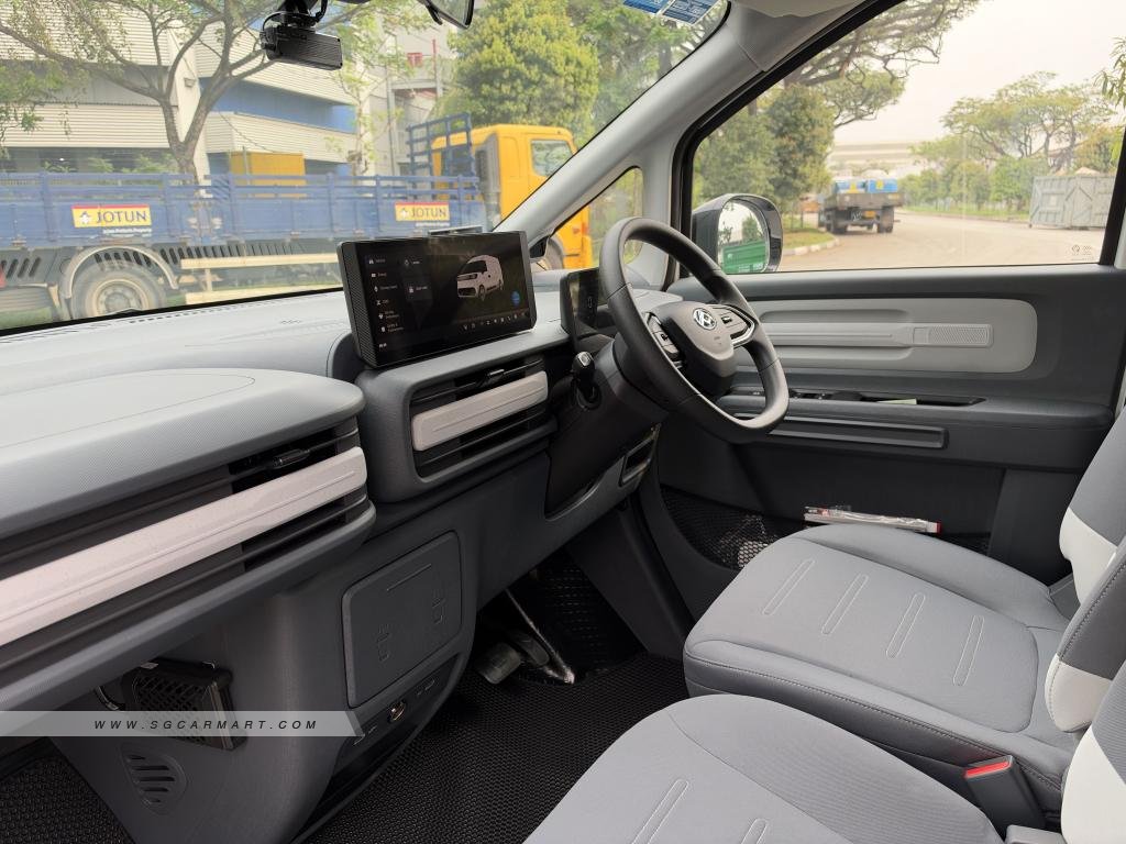 BMW 5 Series 523i Highline - Side Front