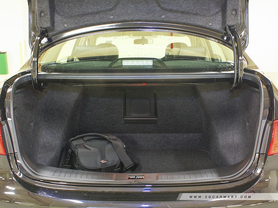 https://i.i-sgcm.com/new_cars/cars/10032/10032_g12