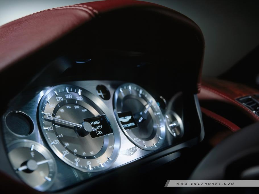 https://i.i-sgcm.com/new_cars/cars/10075/10075_g15