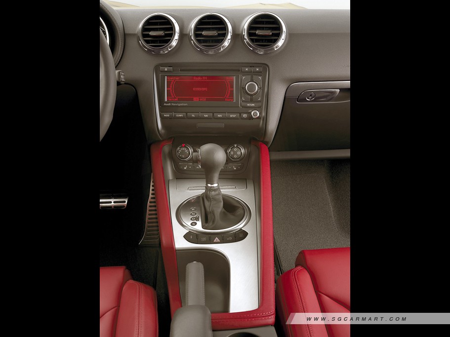 https://i.i-sgcm.com/new_cars/cars/10078/10078_g10