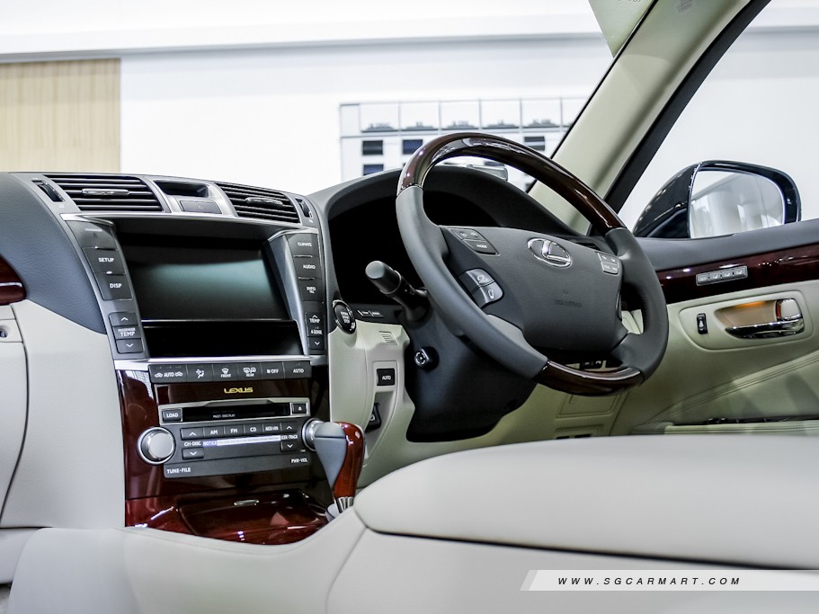 https://i.i-sgcm.com/new_cars/cars/10167/10167_g13