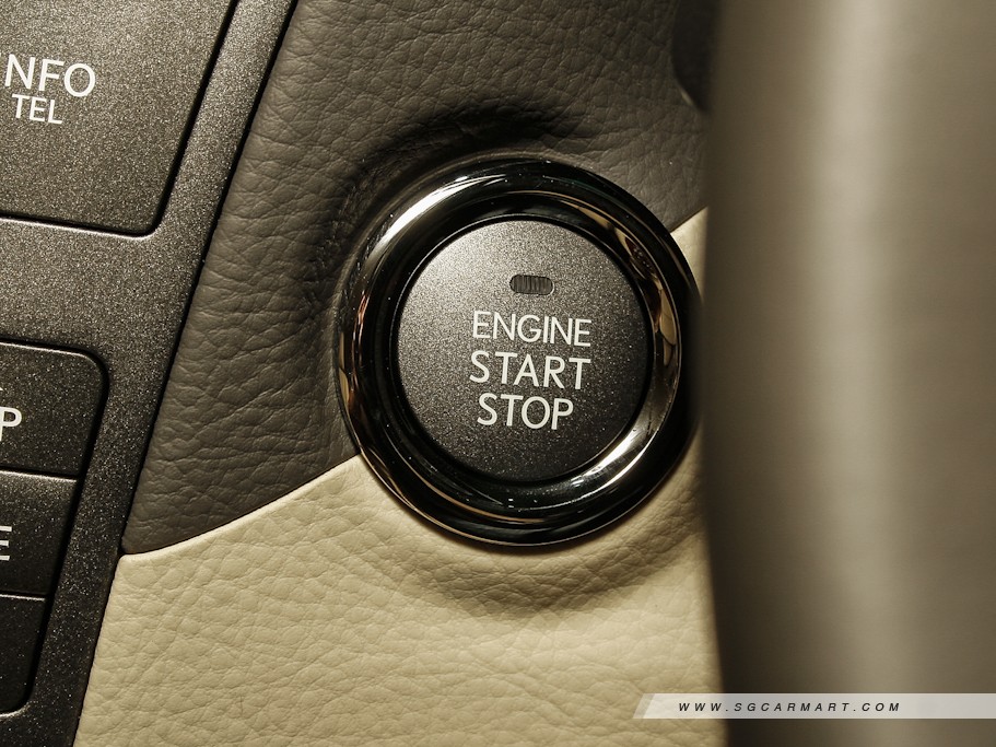 https://i.i-sgcm.com/new_cars/cars/10167/10167_g16