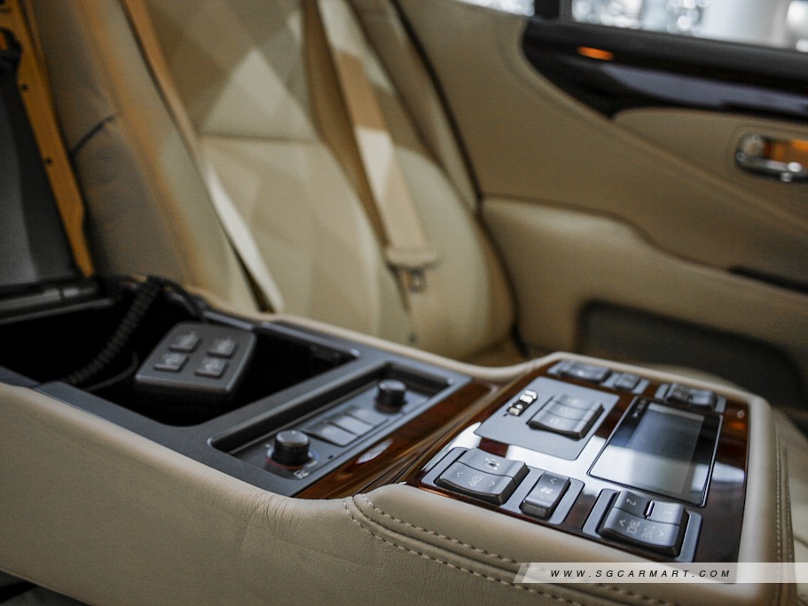 https://i.i-sgcm.com/new_cars/cars/10167/10167_g22
