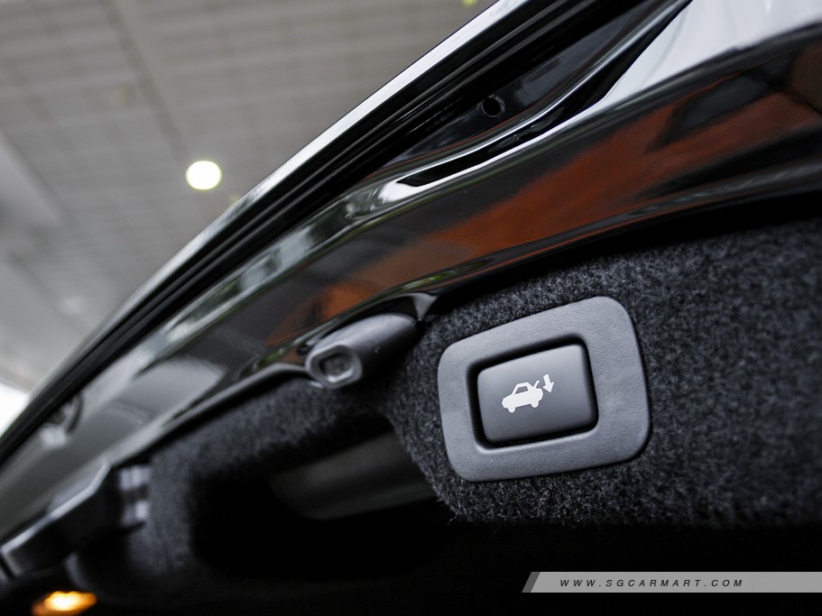 https://i.i-sgcm.com/new_cars/cars/10167/10167_g25