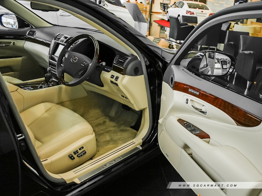 https://i.i-sgcm.com/new_cars/cars/10167/10167_g8