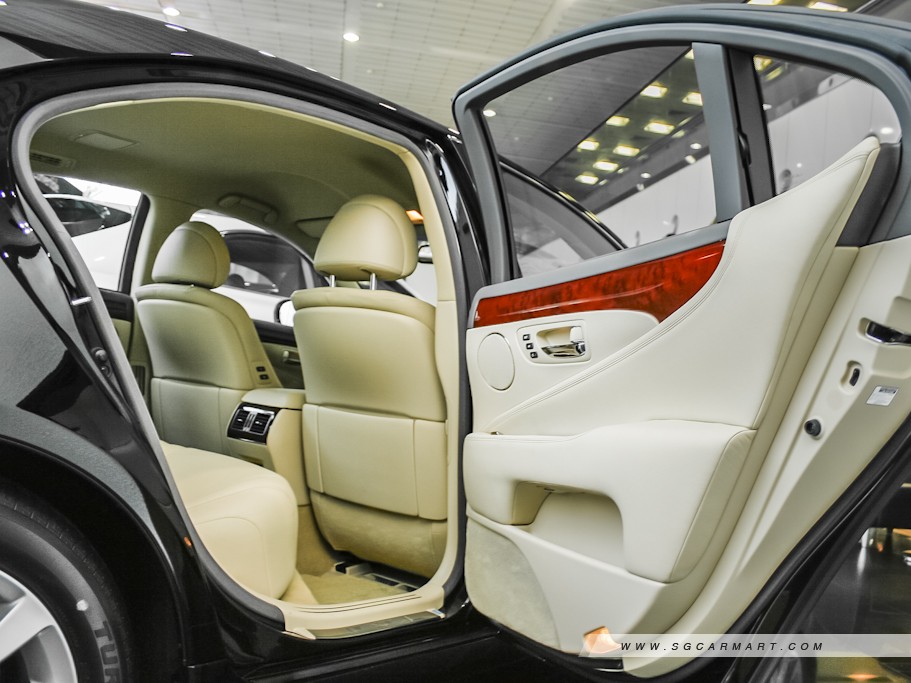 https://i.i-sgcm.com/new_cars/cars/10167/10167_g9
