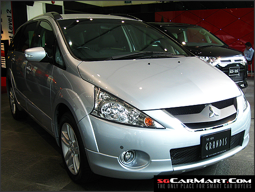 Mitsubishi grandis 2003