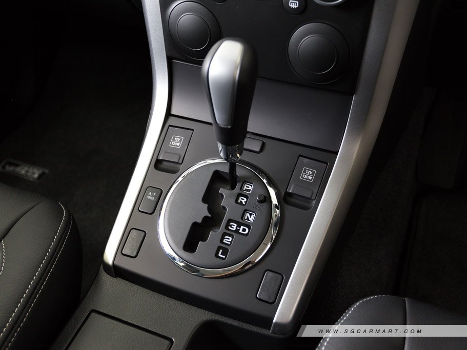 https://i.i-sgcm.com/new_cars/cars/10268/10268_g76